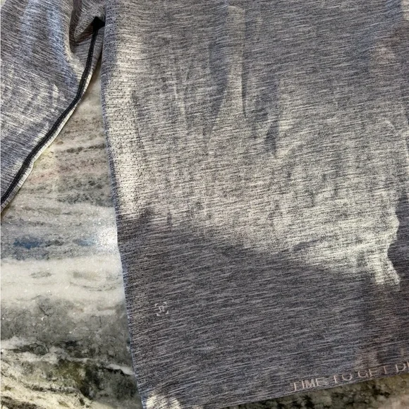 Lululemon Men's Gray Long Sleeve Shirt - Picture 7 of 7